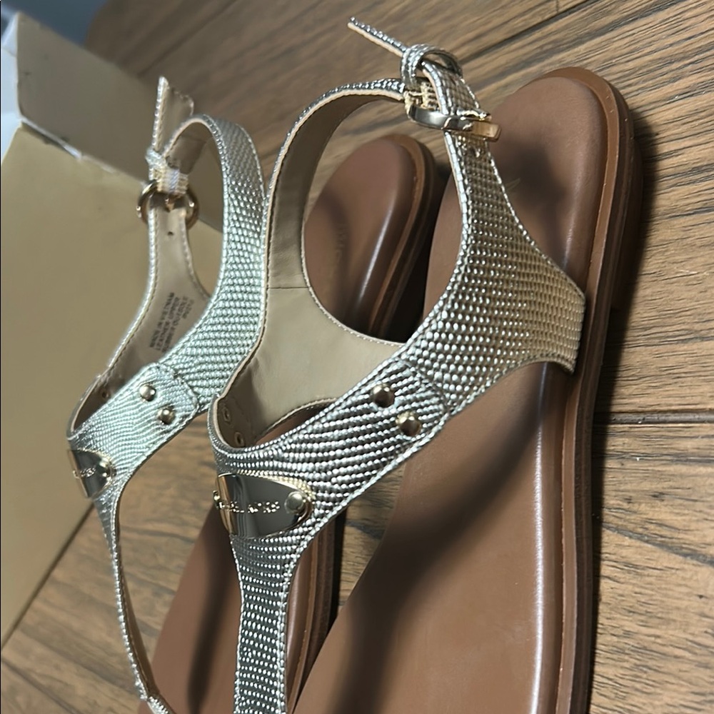 Michael Kors Gold Brown Sandals with Metallic T-Strap - Picture 4 of 8